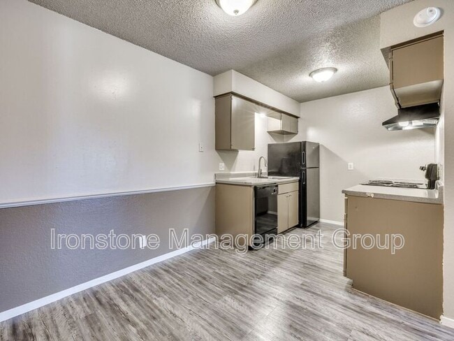 Photo - 4651 S Darlington Ave