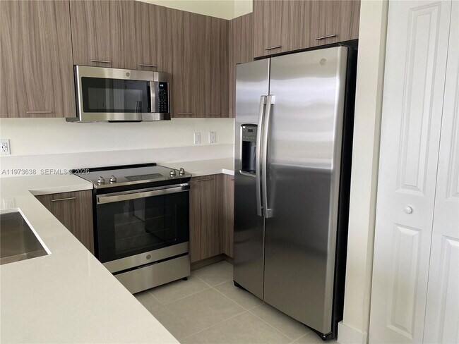 Photo - 6453 NW 102nd Path Unidad 304