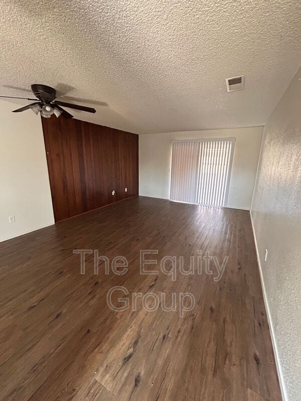 Photo - 2434 W Caldwell Ave