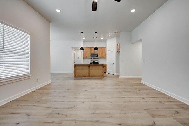 Photo - 20150 Park Ln