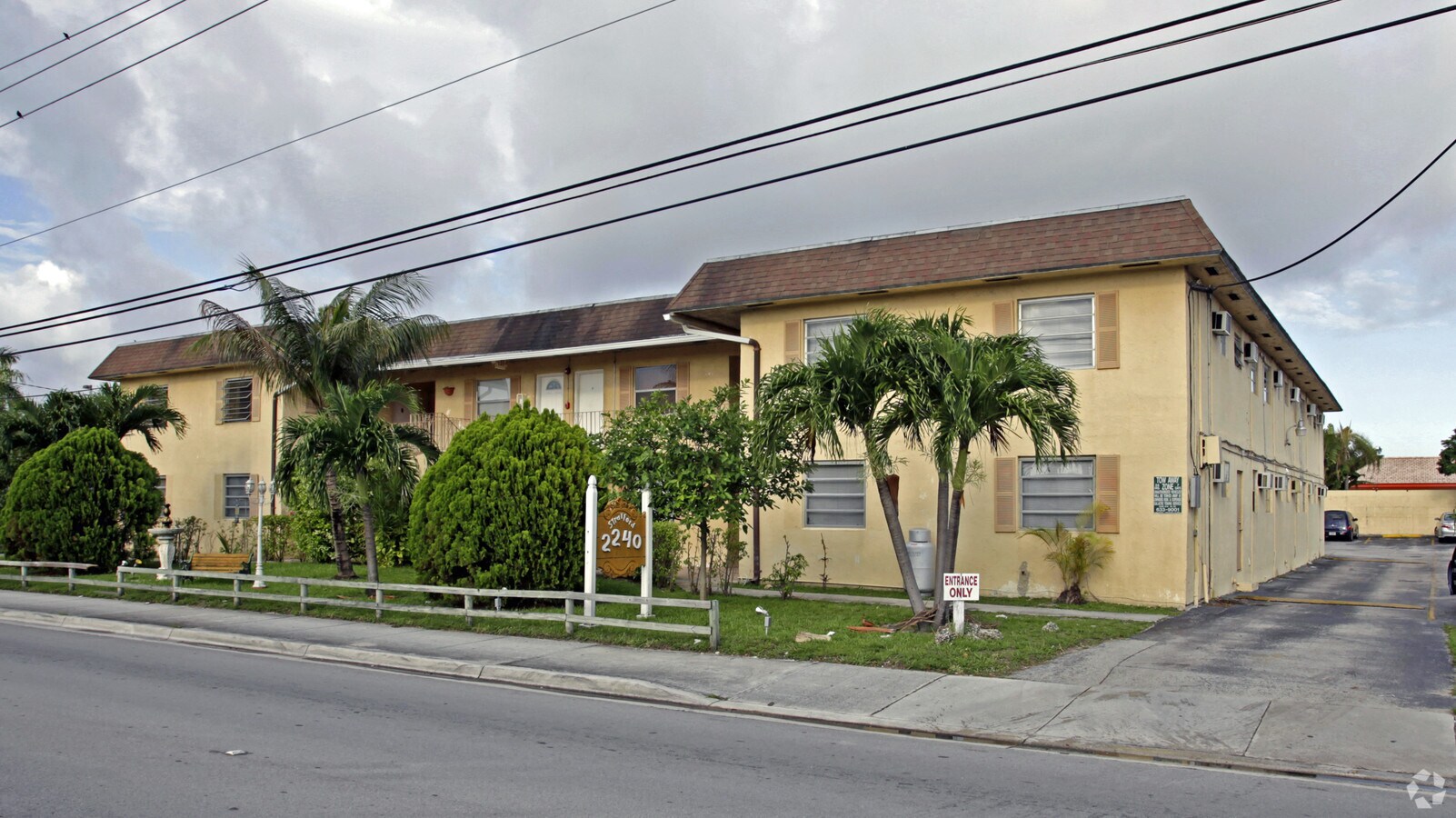 2240 Ludlam Rd - 2240 Ludlam Rd