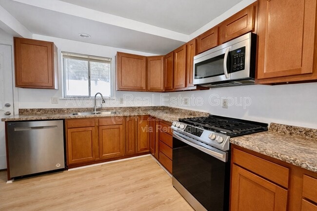 Photo - 203 Briscoe Ave