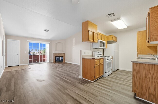 Photo - 4730 E Craig Rd Unit 2020
