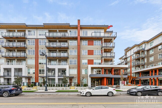 Building Photo - Modern 1-Bedroom Home in the Heart of Surr... Unit 208