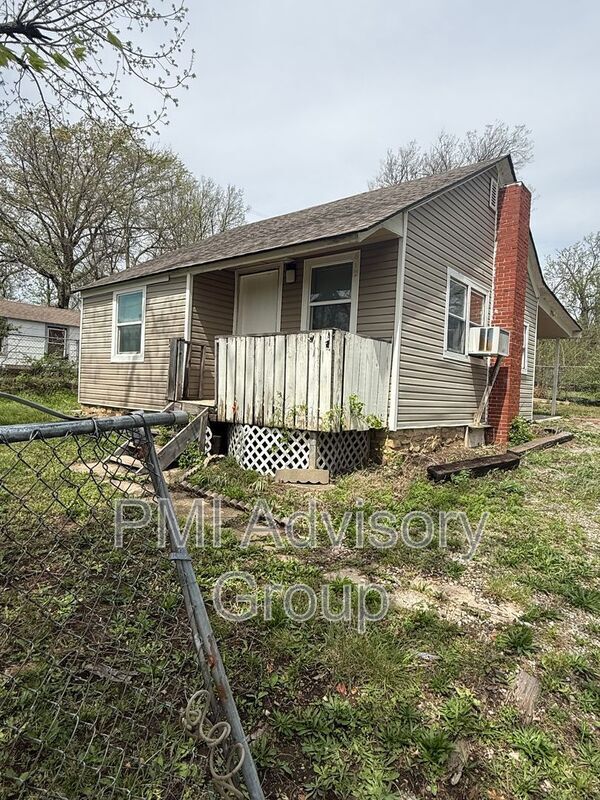 Building Photo - 612 SE 28th St