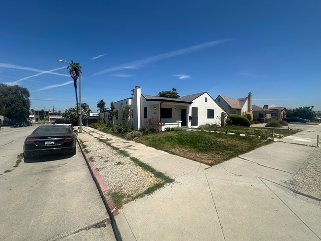 Photo - 2529 W 73rd St