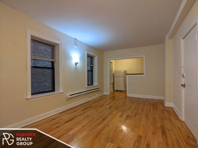 Photo - 1347 N Dearborn St Unit 204