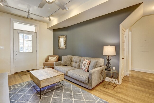 Photo - 4114 New Hampshire Ave NW Unidad 2