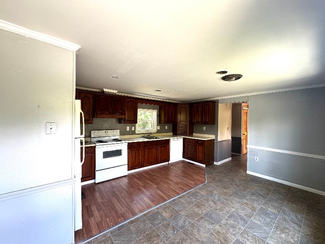19 Maple Ln