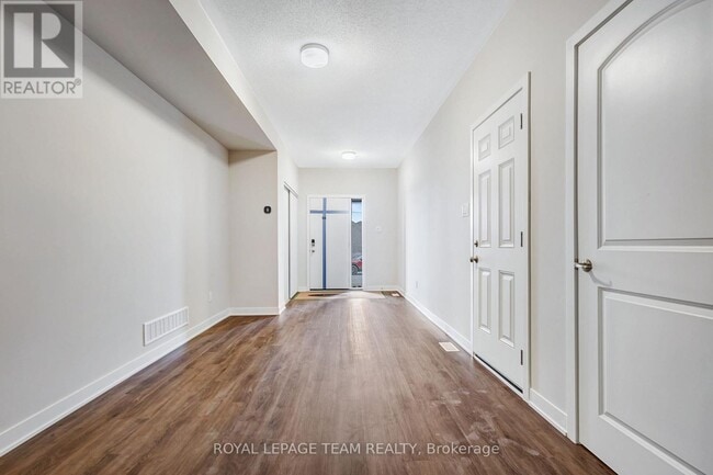 Photo - 1004 Elixir Pl