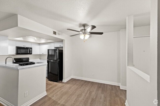 2BR, 2BA - 1,000SF - Dining Room