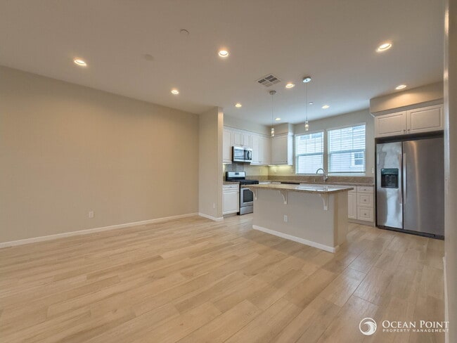 Photo - 3 Bedroom Condo for Rent in Oxnard by the ...