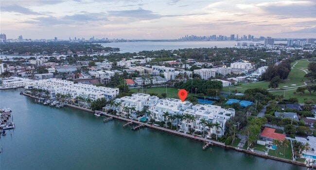 Building Photo - 163 N Shore Dr Rental