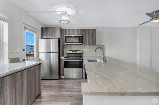 Building Photo - 505 E Dania Beach Blvd Unit 4-3E Rental