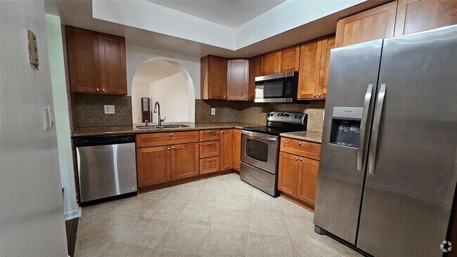 Building Photo - 16171 Blatt Blvd Unit 202 Rental