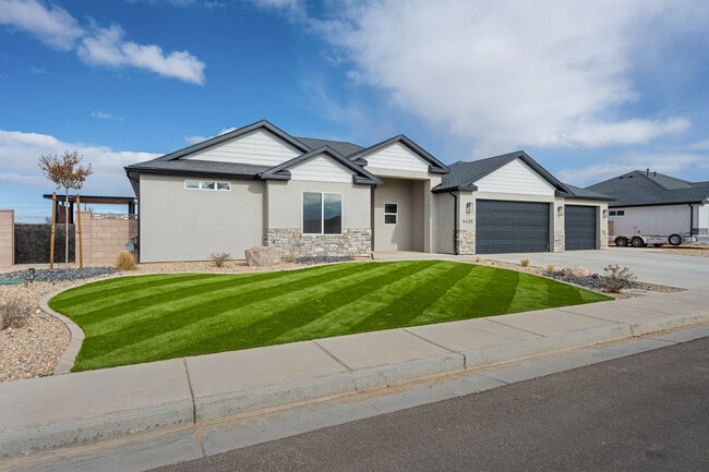 Photo - 4420 W 300 N