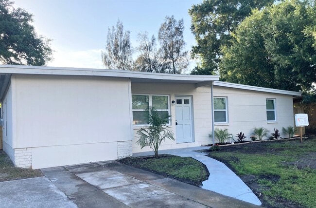 Building Photo - 4925 S 83rd St