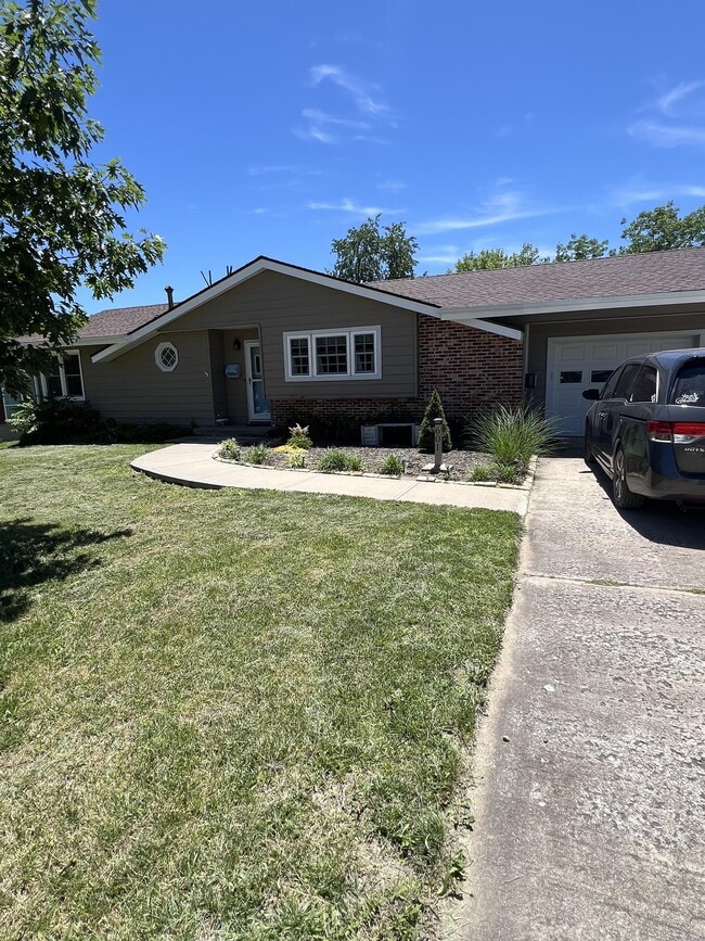 Building Photo - 601 E McKissock St