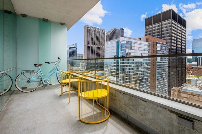 Building Photo - 8 E Randolph St Unit 2906