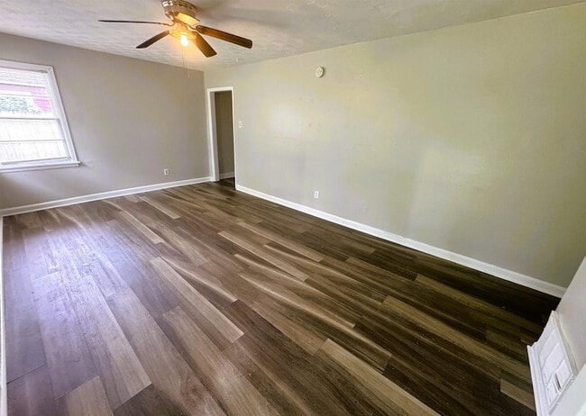 1644 Russwood Rd