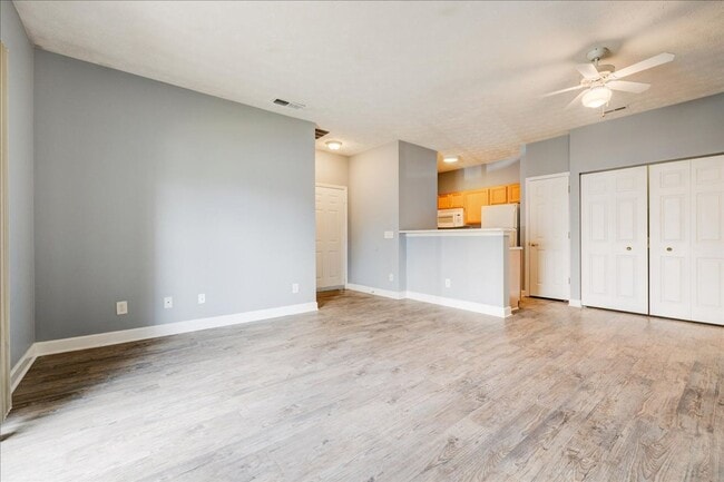 Photo - **Swimming Pool*****1 Bed 1 Bath******Cros...