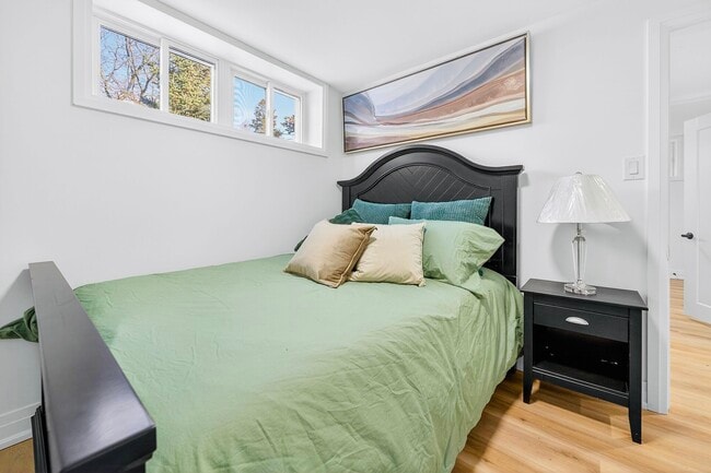 Photo - 2 BED - 2 BATH - HAMILTON - BASEMENT Unit Lower