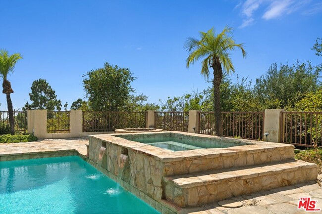 Photo - 1915 Carla Ridge