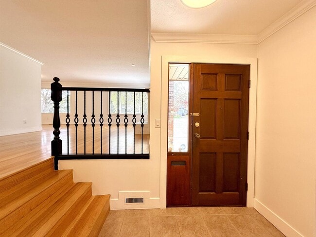 Photo - 15457 Poplar Dr