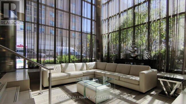 Photo - 320 Richmond St E Unit 605