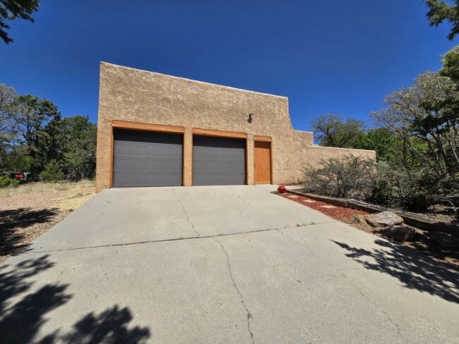 Photo - Turnkey Barranca Mesa Cul-de-sac Home