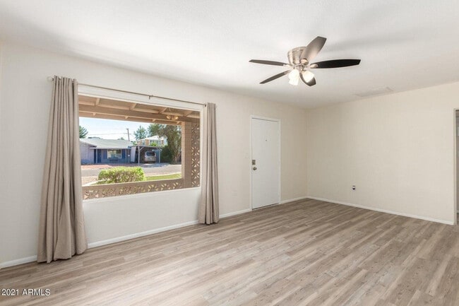 Photo - 4016 E Indianola Ave