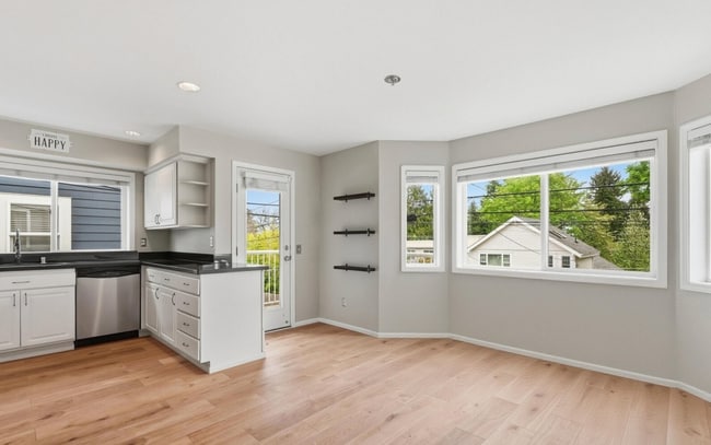 Photo - North Admiral 2BR Condo w/ Balcony & View! Won't Last Long!!