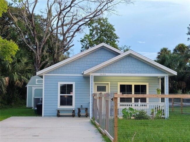 Building Photo - 3633 Main St Rental