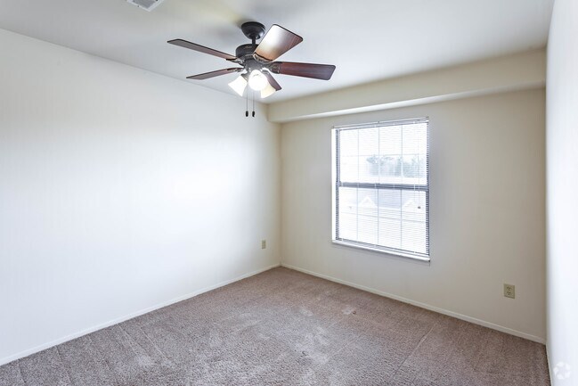 2 BR, 1 BA - Manchester A - 970 SF