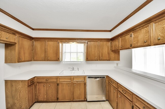 Photo - 8006 Oakington Dr