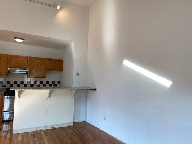 Photo - 8 Shepard St