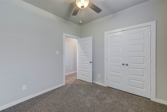 Building Photo - 9848 Grosbeak Ln