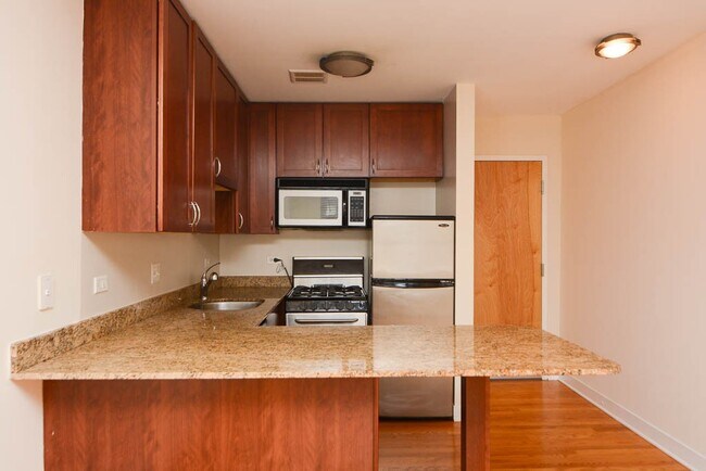 Photo - 622 W Wrightwood Ave Unit 105