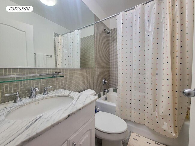 Photo - 344 E 51st St