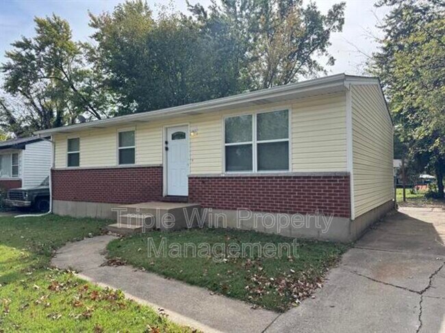 1372 Farmview Ave