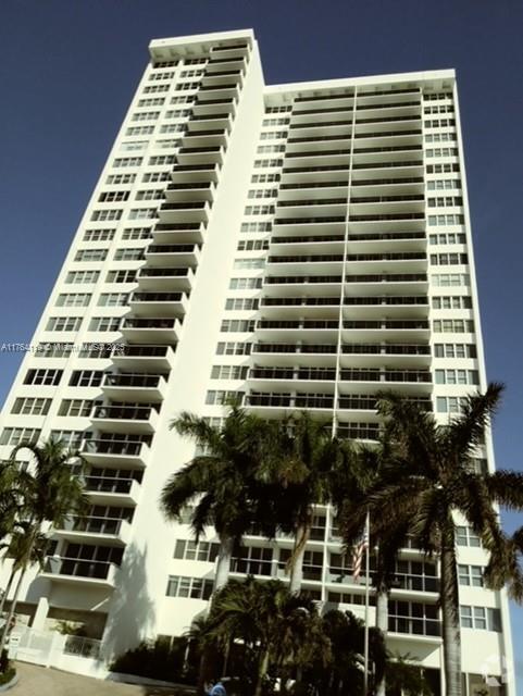 Building Photo - 3140 S Ocean Dr Unit 1702 Rental