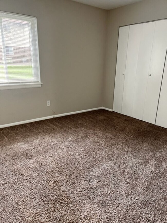 Photo - Charming 2-Bedroom, 1-Bathroom Apartment for Rent in Chesterton Unit I1