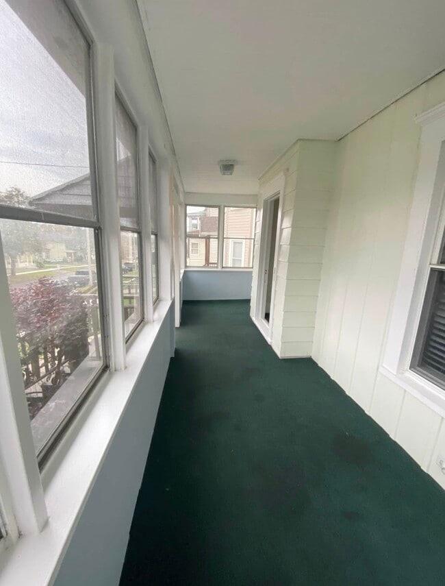 Photo - 541 Tompkins St