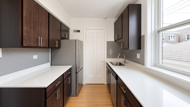 Photo - 3018 N Karlov Ave Unit 2