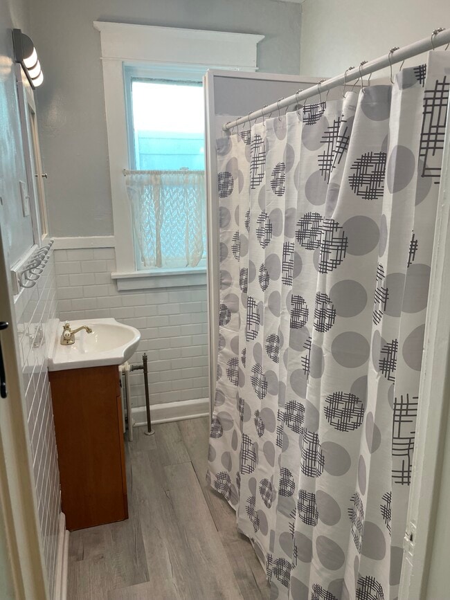 Photo - 847 Jay St Unit Second floor