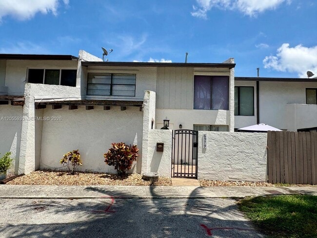 Building Photo - 6979 SW 110th Ct