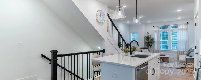 Photo - 2308 Mott Ave