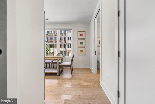 Building Photo - 521 N Washington St Unit 101