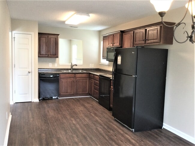 Photo - 57 Springwater Dr