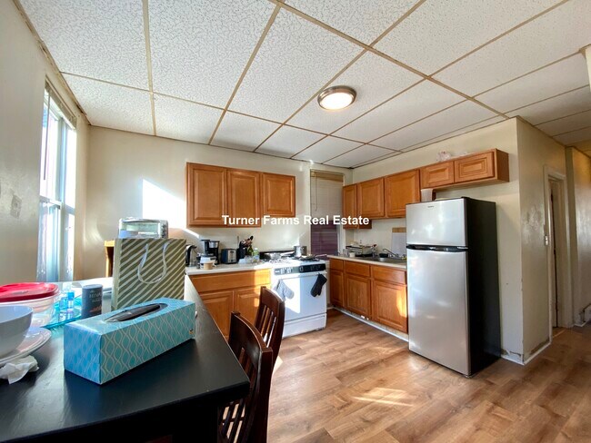 Photo - 1572 Tremont St